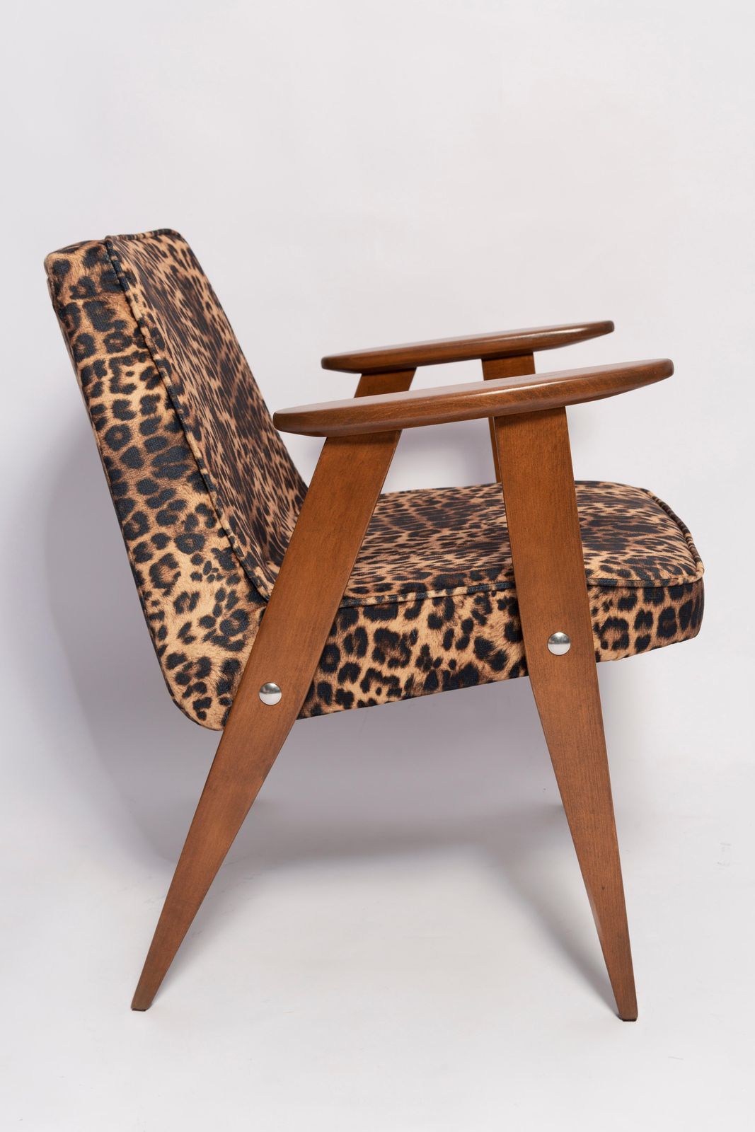 Mid Century 366 Armchair In Leopard Print Velvet, Jozef Chierowski, Europe 1960s photo vinterior