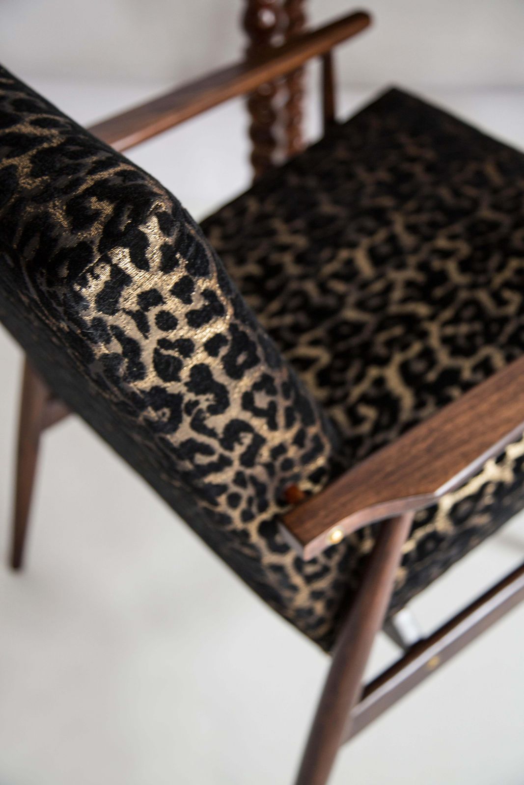 Paar Mid Century Fauteuils Met Luipaardprint Fluweel, H. Lis, Europa, Jaren 1960 photo Meubels