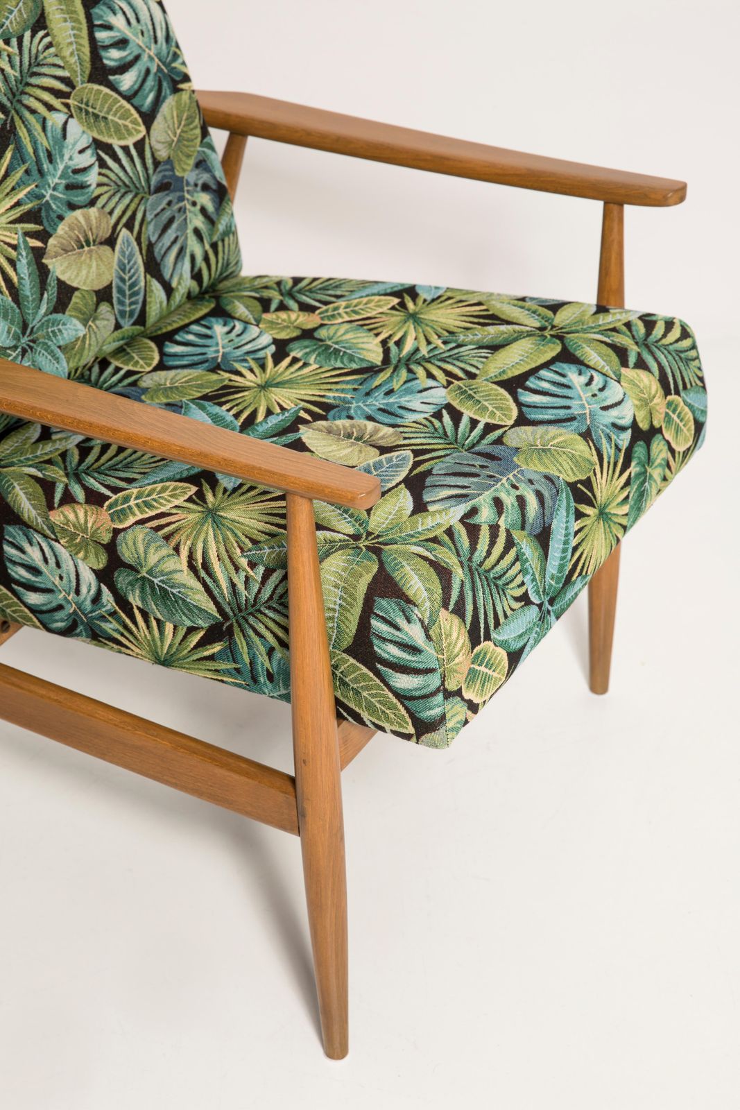 photo furniture Pair Of Mid Century Green Leaves Jacquard Dante Armchairs, H. Lis, 1960s