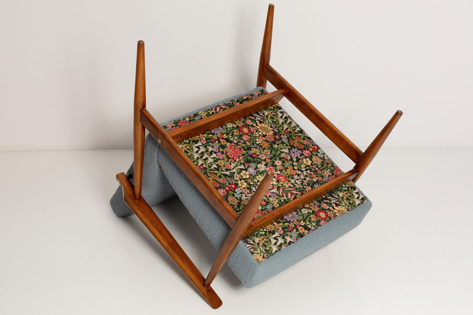 photo vinterior Set Of Two Mid Century Gray Blue Boucle Dante Armchairs, H. Lis, 1960s