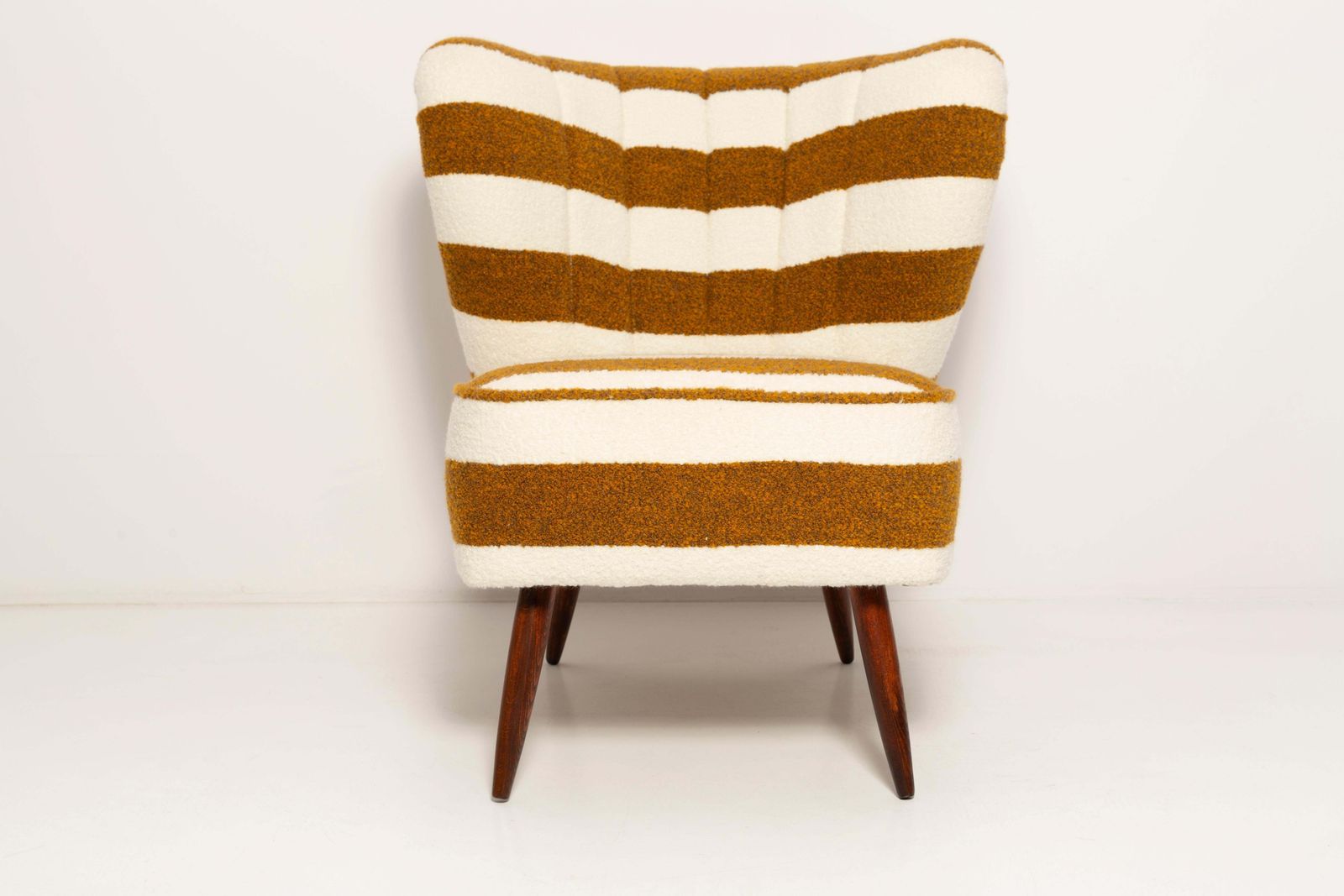 photo buy Paar Mid Century Witte En Mosterdgele Bouclé Club Fauteuils, Europa, Jaren 1960