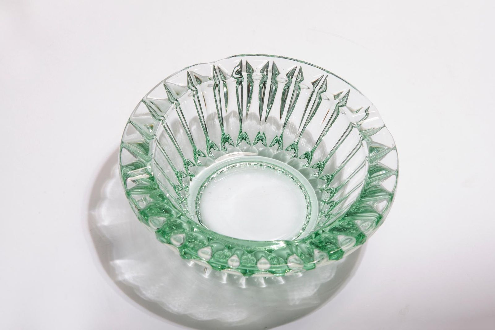 photo furniture Mid Century Crystal Green Glass Ashtray Bowl, Italy, 1970s