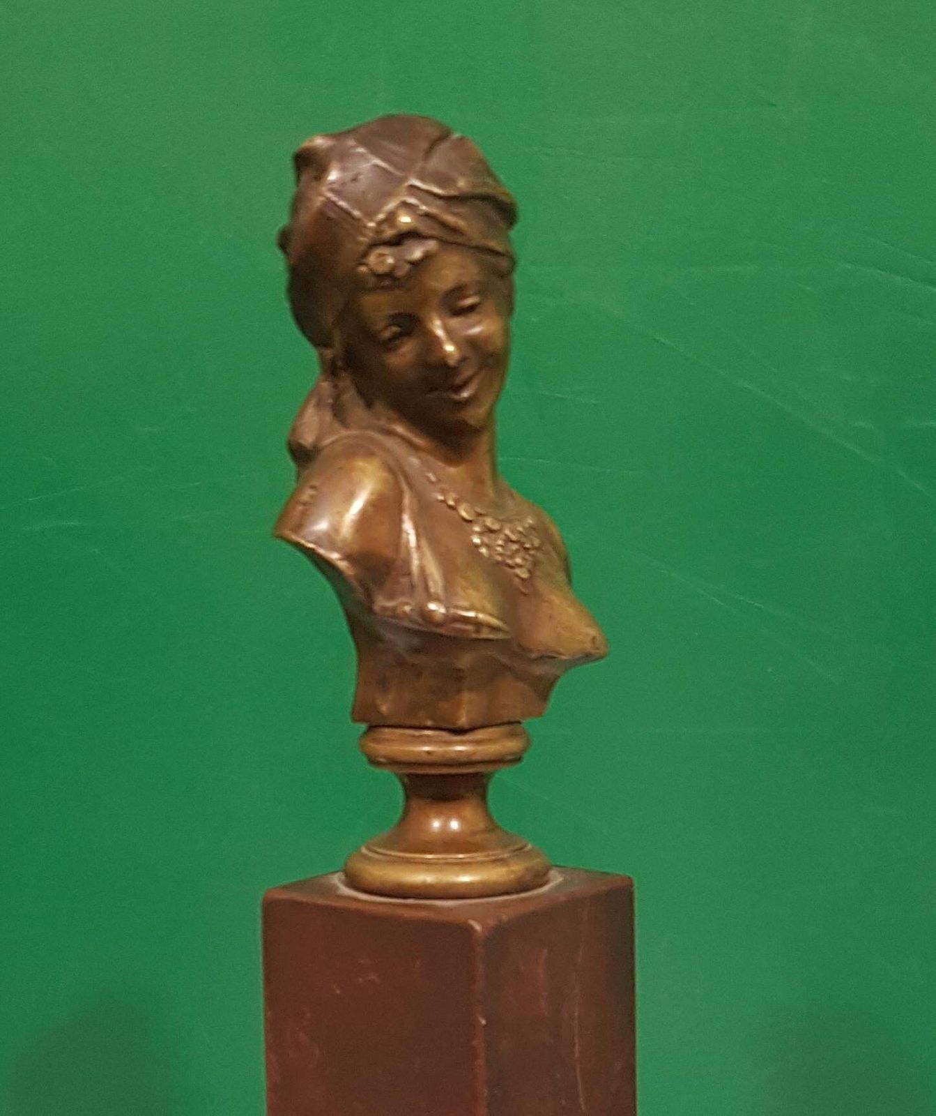 Small Bronze Bust Of Odalisque With Red French Marble Base, French Manufacture photo Art