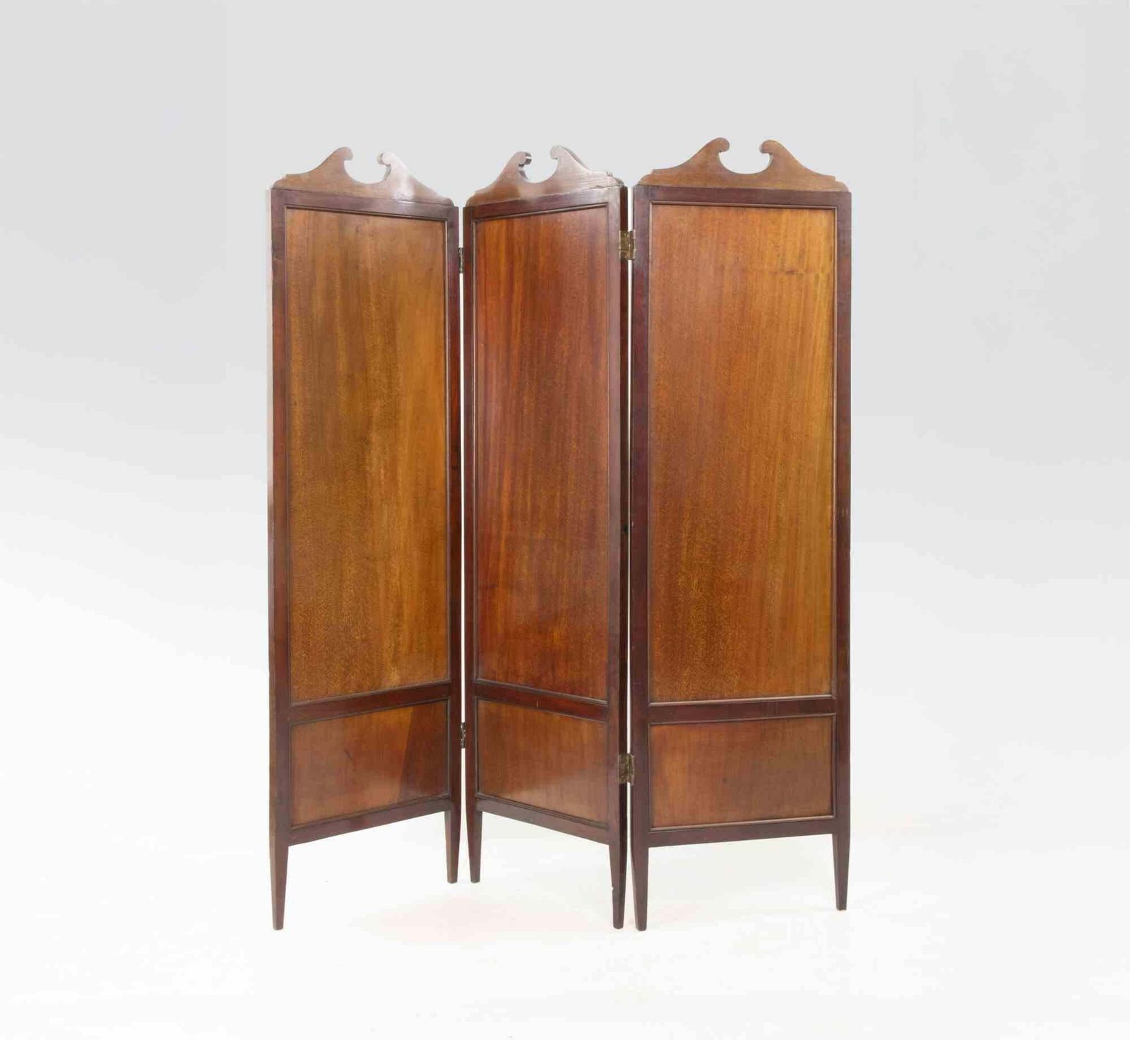 photo furniture Ancient Neoclassical Three Panels Screen, Italy, 18th Century