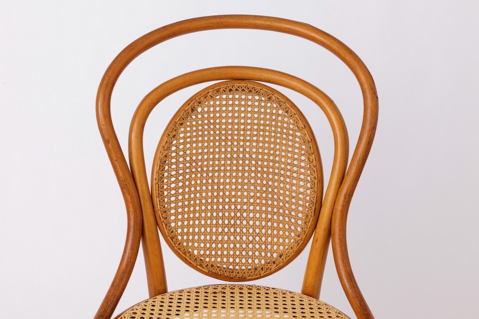 Zeldzame Vintage Fischel Stoel | 1920s–1940s | Gerestaureerde Gebogen Houten Zitting | Antiek Oostenrijks Design photo furniture