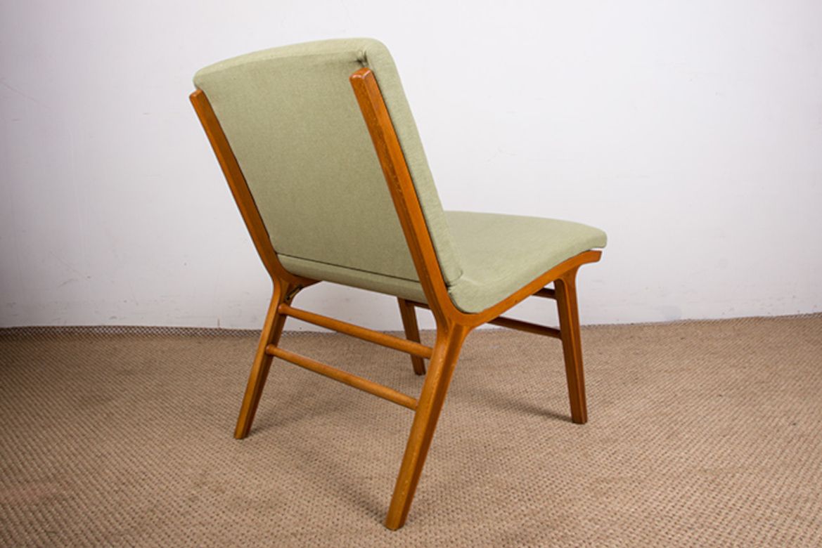 photo furniture Canapé danois 3 places en hêtre lamellé et acajou, modèle AX, par Peter Hvidt et Orla Molgaard Nielsen pour Fritz Hansen, 1960.