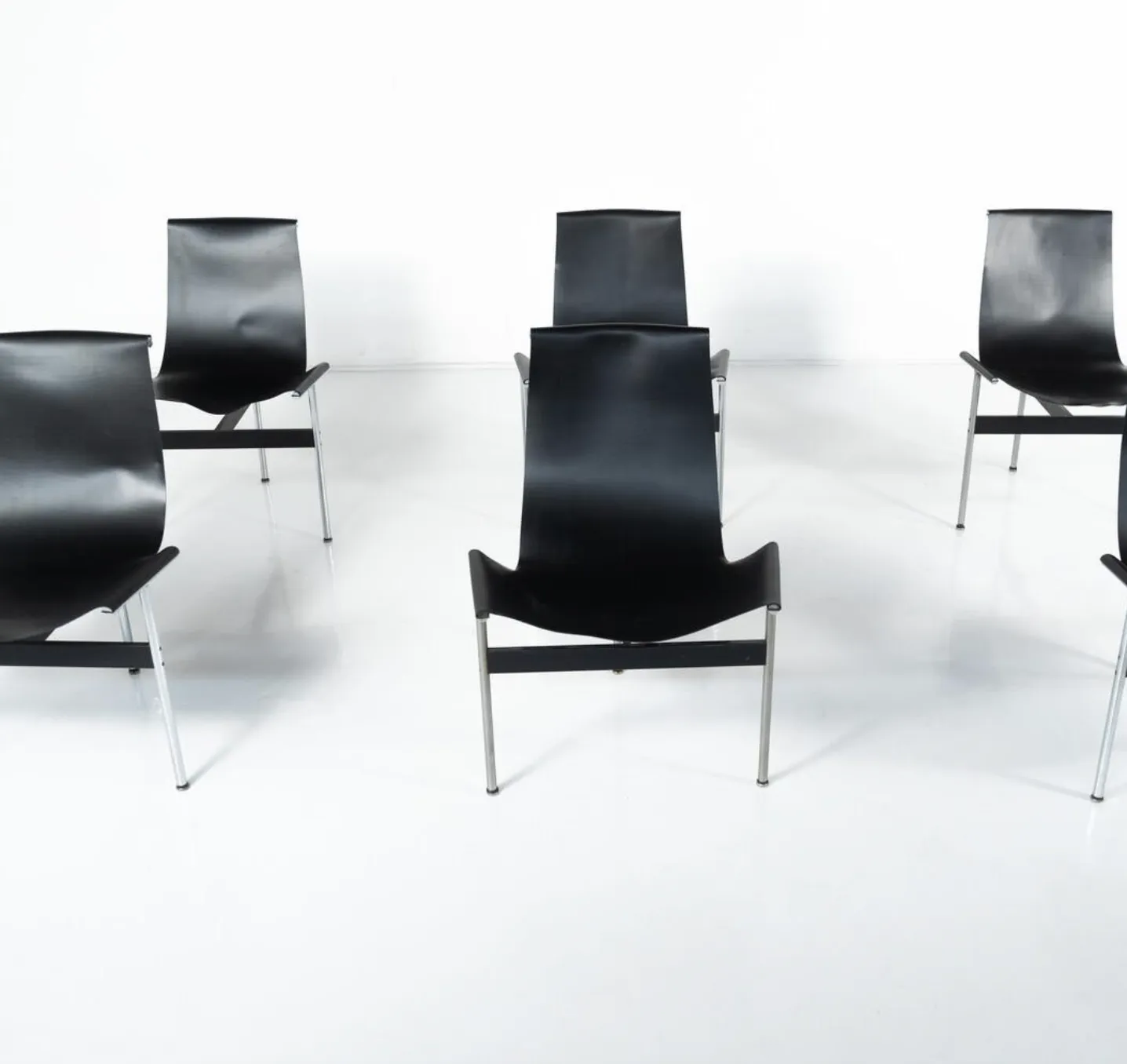 photo furniture Set Of 6 “T” Chairs By Douglas Kelly, Ross Littell And William Katavolos, 1950s