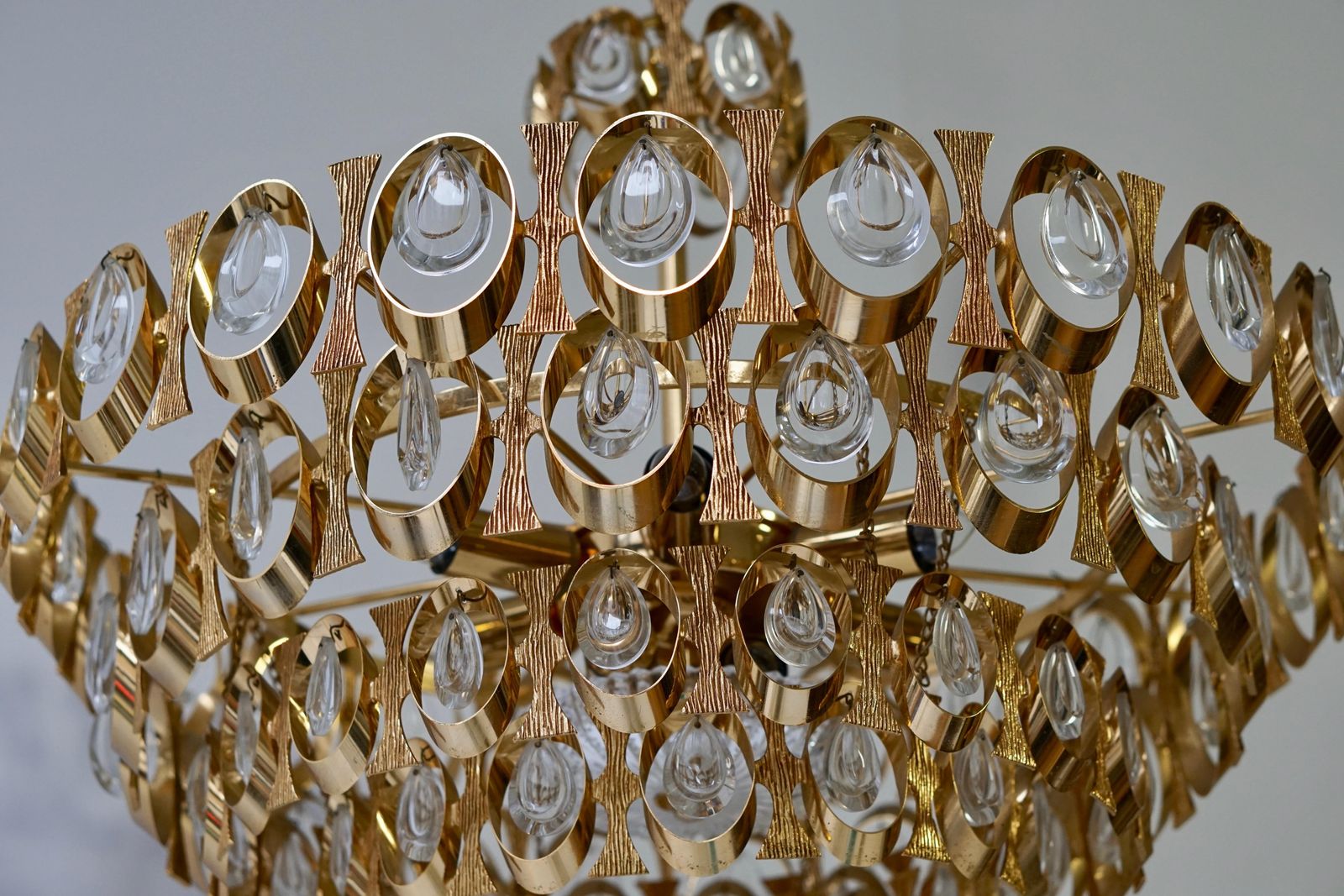 photo vinterior 1960s Palwa Six Light Crystal Glass And Gilt Brass Chandelier By Palwa