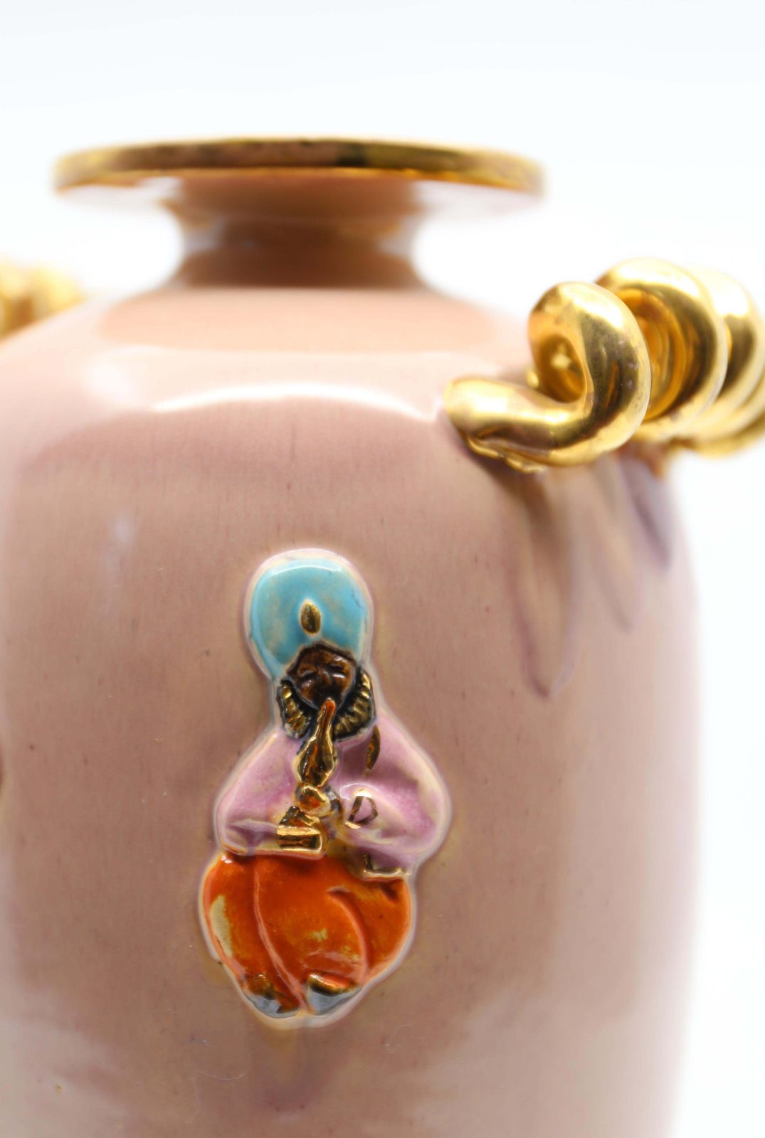 photo vintage Art Deco Vase, Peach And Gold With Oriental Figures, 1940s