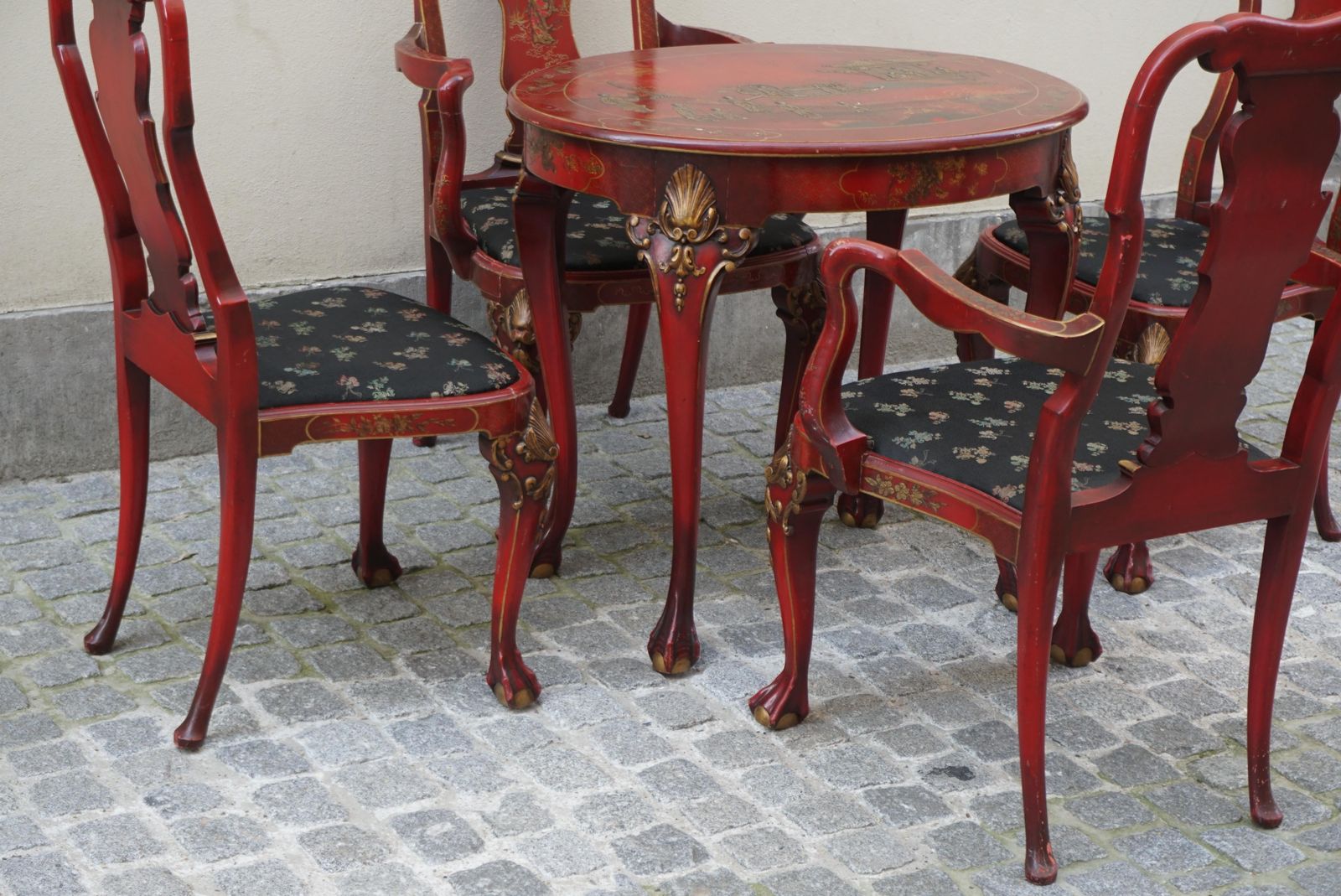 photo furniture Red Lacquered English Chippendale Living Room Set In Japanese Style