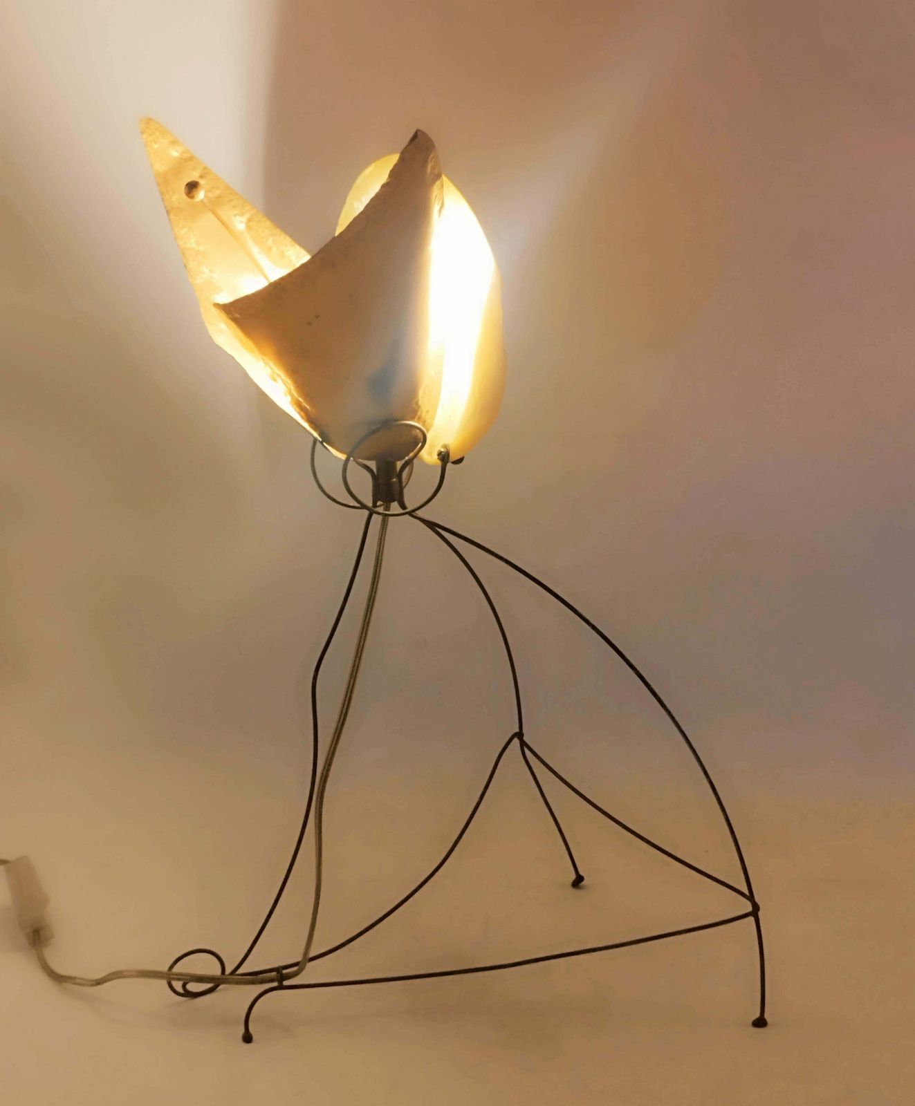 Copper And Mother Of Pearl Flower Shaped Table Lamp, Italy 1970s photo 255.0