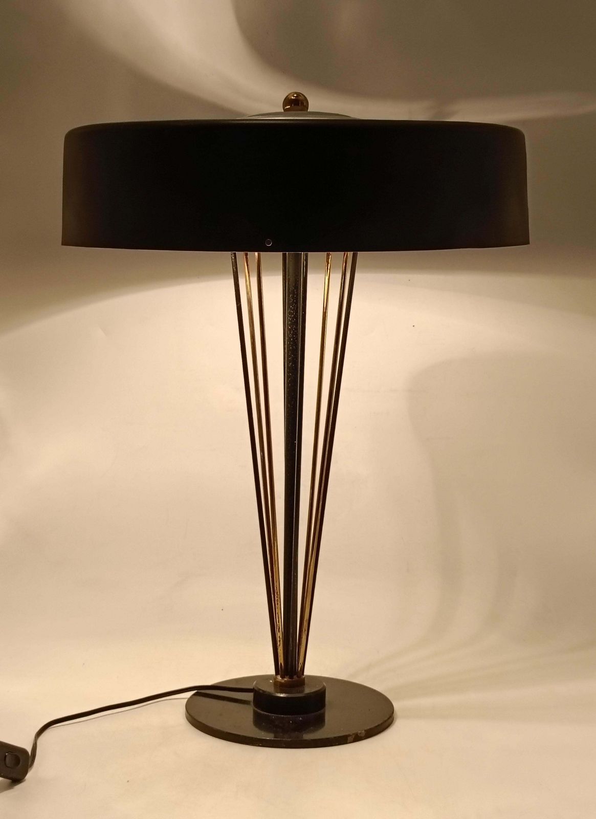 Oscar Torlasco Attrib. Brass And Painted Metal Table Lamp, Italy 1960s photo vintage