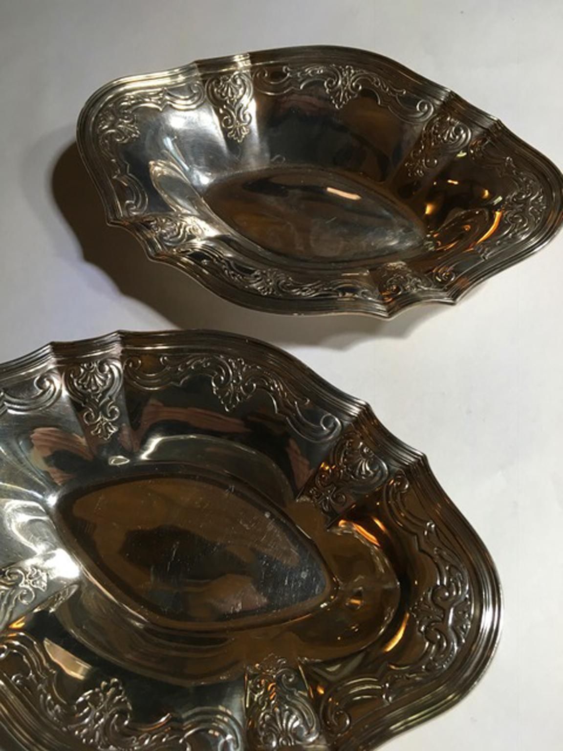 New York Tiffany Late 19th Century Victorian Pair Of Sterling Silver Bowls photo for sale
