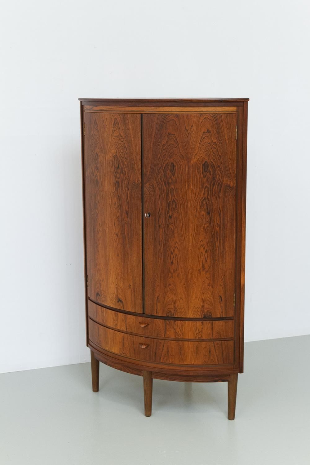 2040.0 Danish Mid Century Modern Rosewood Bow Front Corner Cabinet, 1950s. photo
