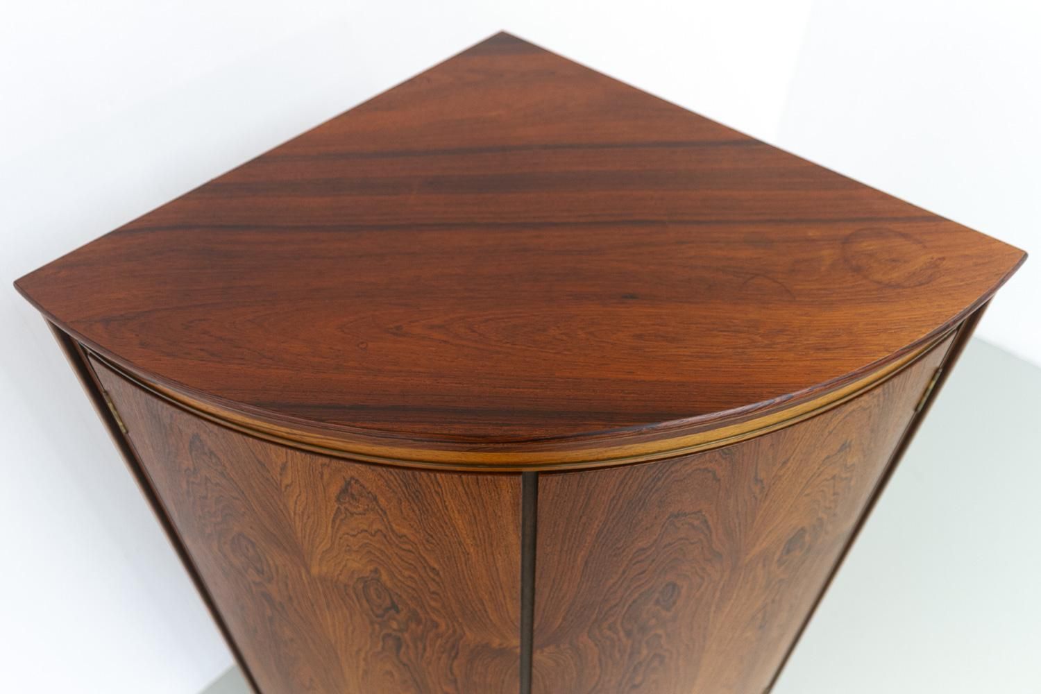 photo vinterior Danish Mid Century Modern Rosewood Bow Front Corner Cabinet, 1950s.