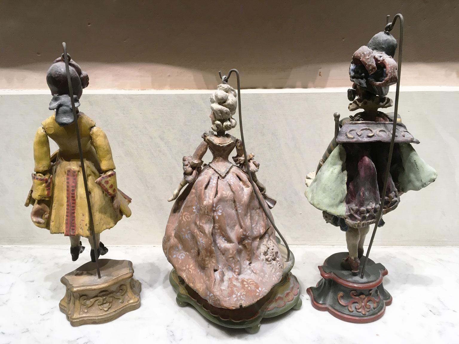 46742.0 1750 Venezia Italy Set 7 Lacquered Puppets Polychrome Wooden And Papier Machè photo
