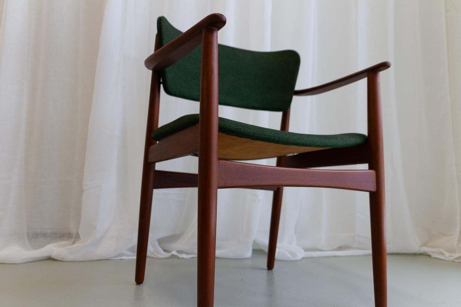 photo vintage Danish Modern Teak Armchair With Green Wool, 1960s.
