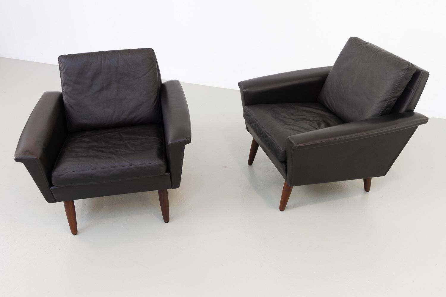 Mid Century Danish Black Leather Lounge Chairs By Thams, 1960s. Set Of 2. photo vinterior