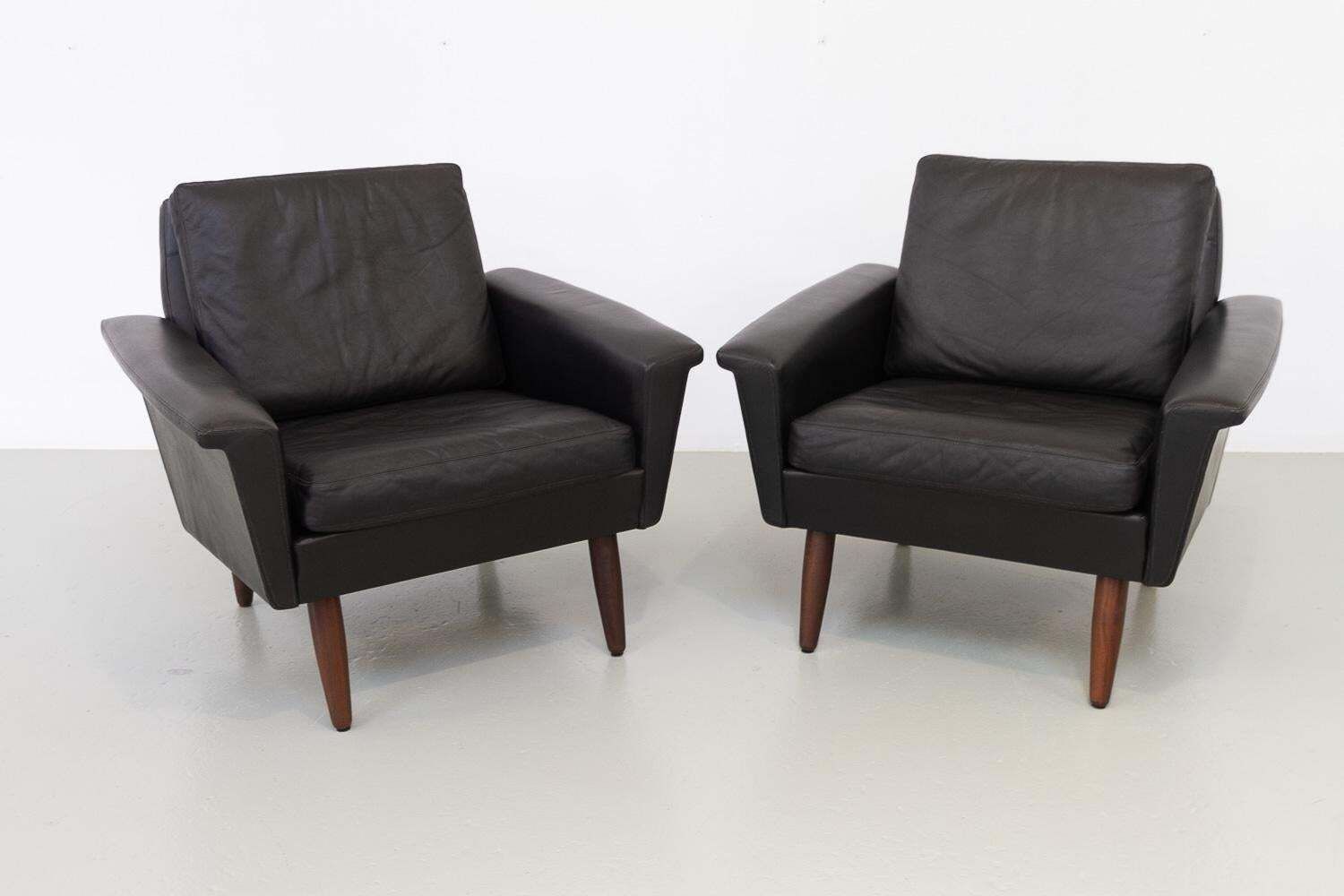 photo vinterior Mid Century Danish Black Leather Lounge Chairs By Thams, 1960s. Set Of 2.