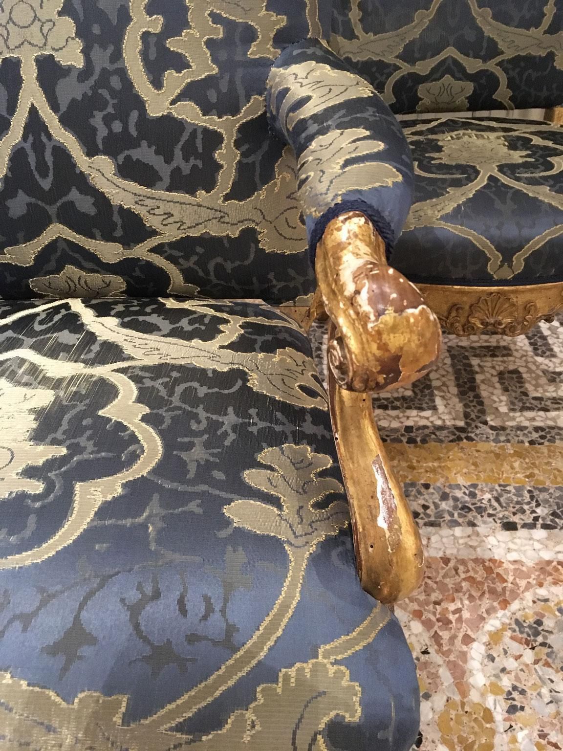 1750 Venezia Italy Pair Of Rococo Carved Giltwood Armchairs photo for sale