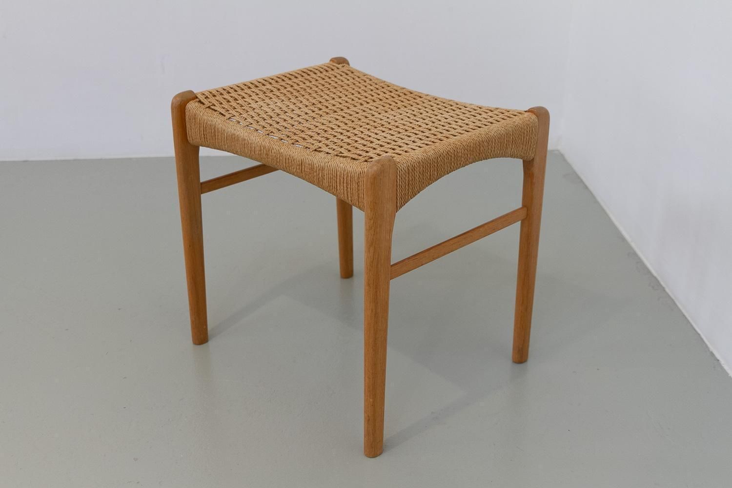 Danish Modern Oak Stool By Peder Kristensen For Glyngøre Stolefabrik, 1960s. photo vinterior