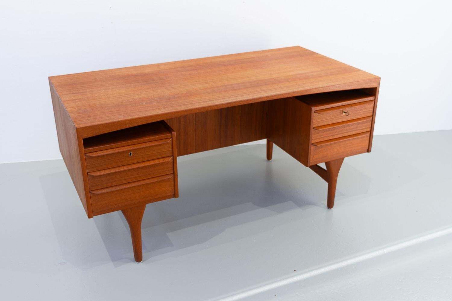 Danish Mid Century Modern Teak Desk By Valdemar Mortensen, 1960s. photo furniture