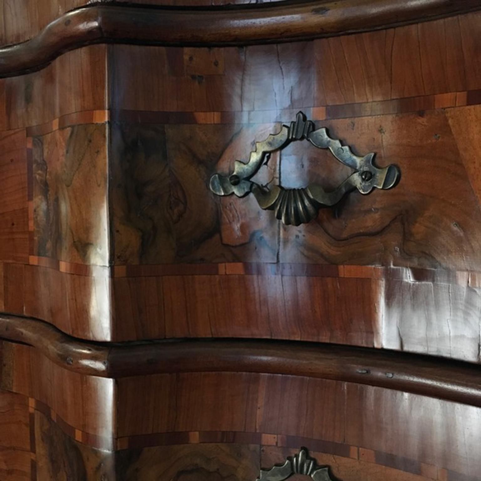 photo for sale Italy Venezia 18th Century Baroque Olive And Briar Wood Chest Of Drawers