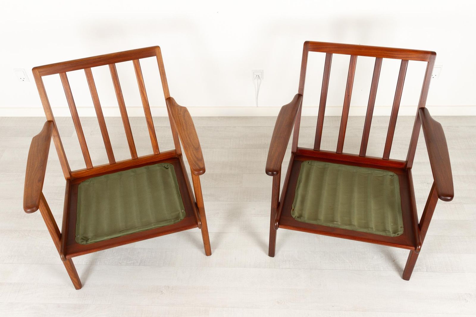 photo furniture Vintage Danish Lounge Chairs By Aage Pedersen For Getama 1960s, Set Of 2
