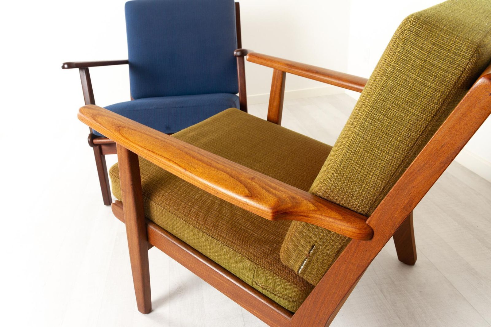 photo vintage Vintage Danish Lounge Chairs By Aage Pedersen For Getama 1960s, Set Of 2
