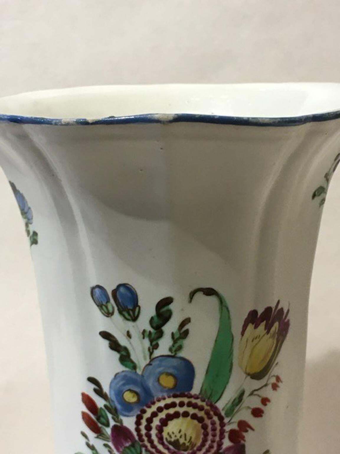 2720.0 Italy Richard Ginori Early 18th Century Porcelain Vase photo