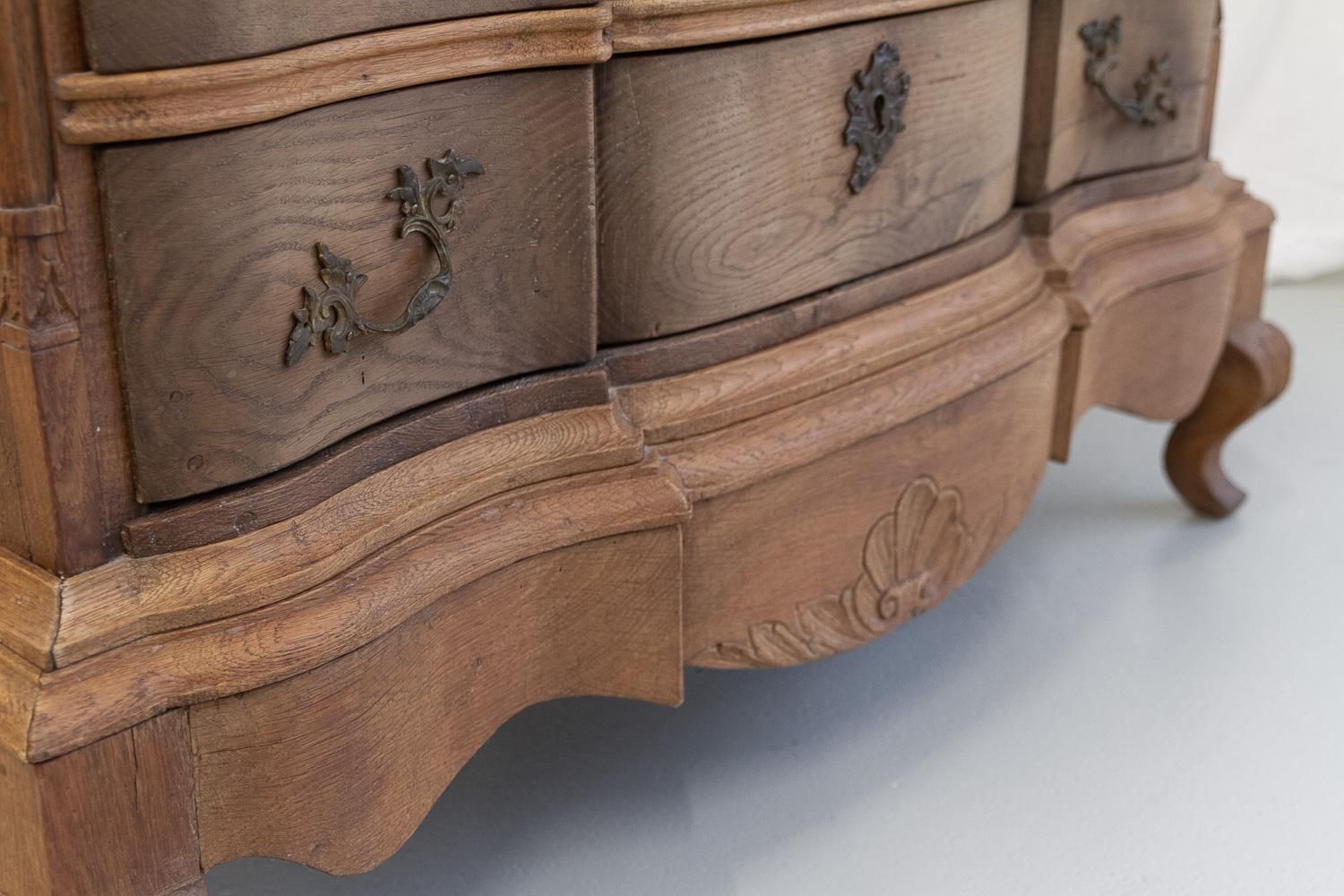 2040.0 Danish Rococo Serpentine Oak Chest Of Drawers, 1780s. photo