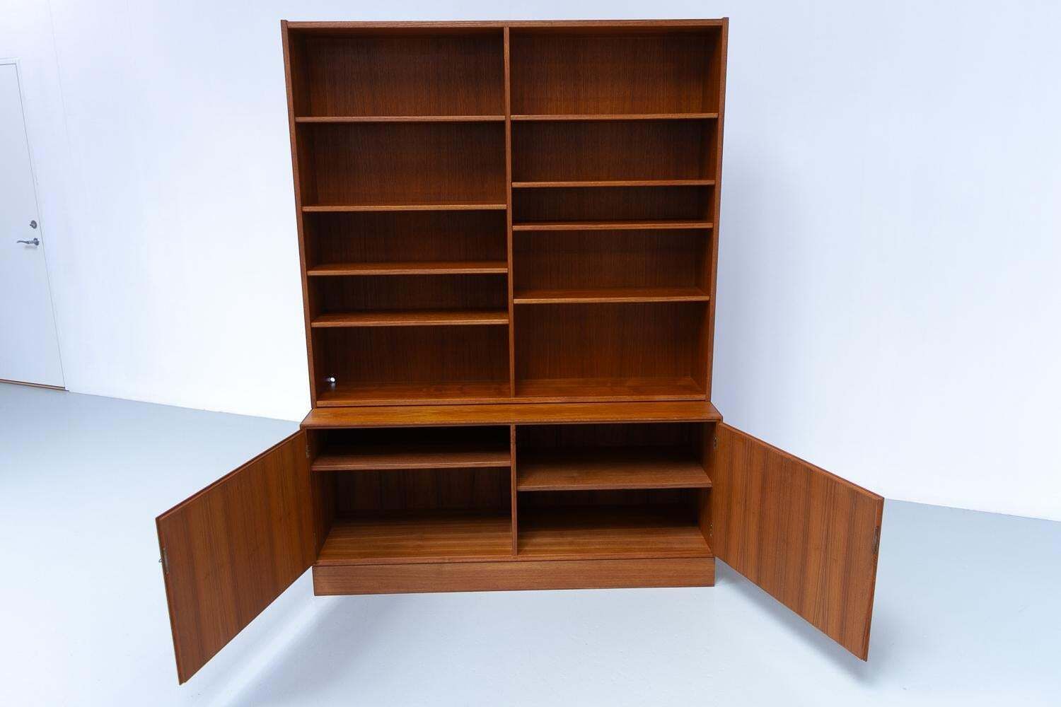 Danish Modern Teak Bookcase, 1960s. photo vinterior