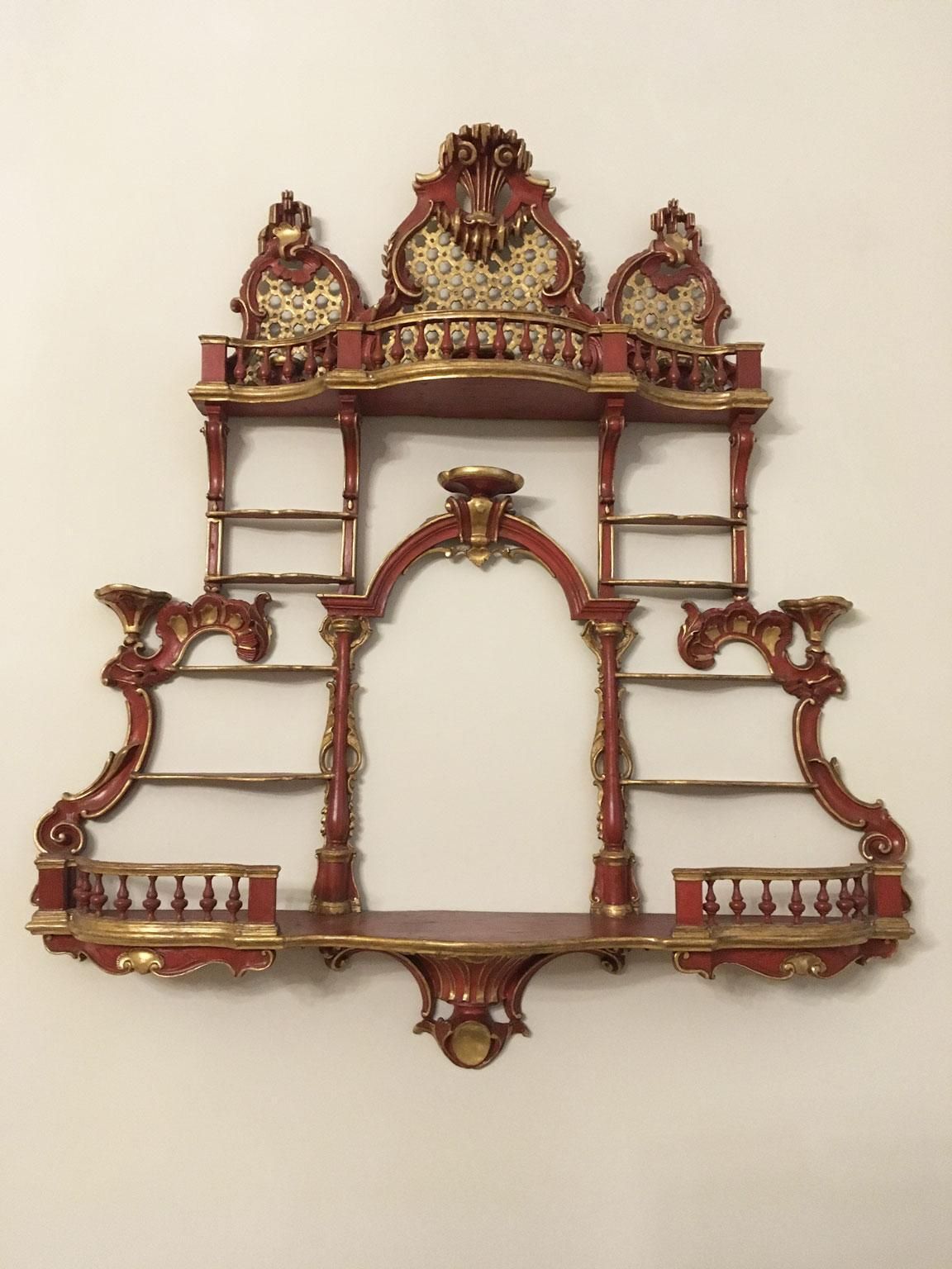 1750 Venezia Italy Wooden Red Lacquered Carved Credenza Porcelain Holder photo for sale