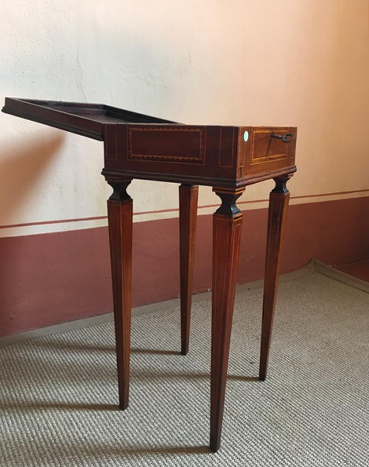 1691.0 Italy Early 19th Century Regency Walnut Inlaid Side Table photo