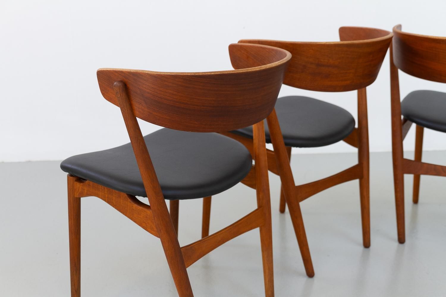photo for sale Vintage Danish Teak Dining Chairs No. 7 By Helge Sibast 1960s Set Of 4