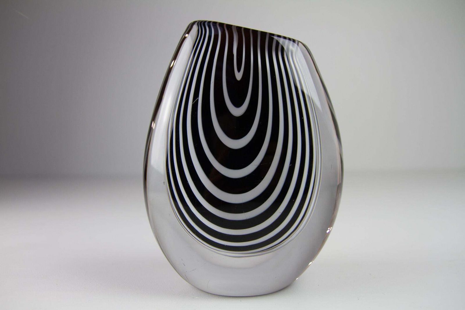 Kosta "Zebra" Glass Vase By Vicke Lindstrand, 1950s. photo buy