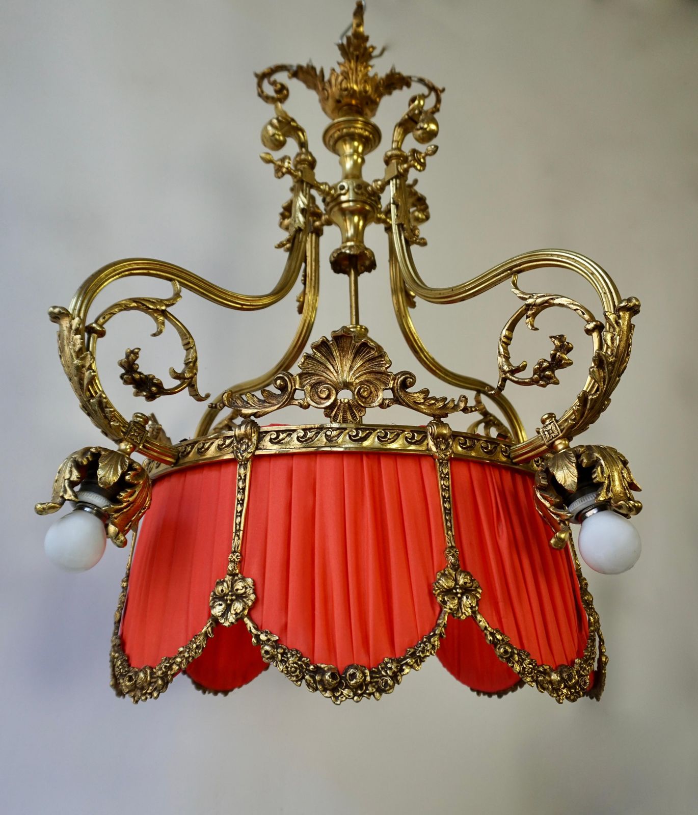 photo furniture Beautiful Palatial Bronze Chandelier In The Shape Of A Crown