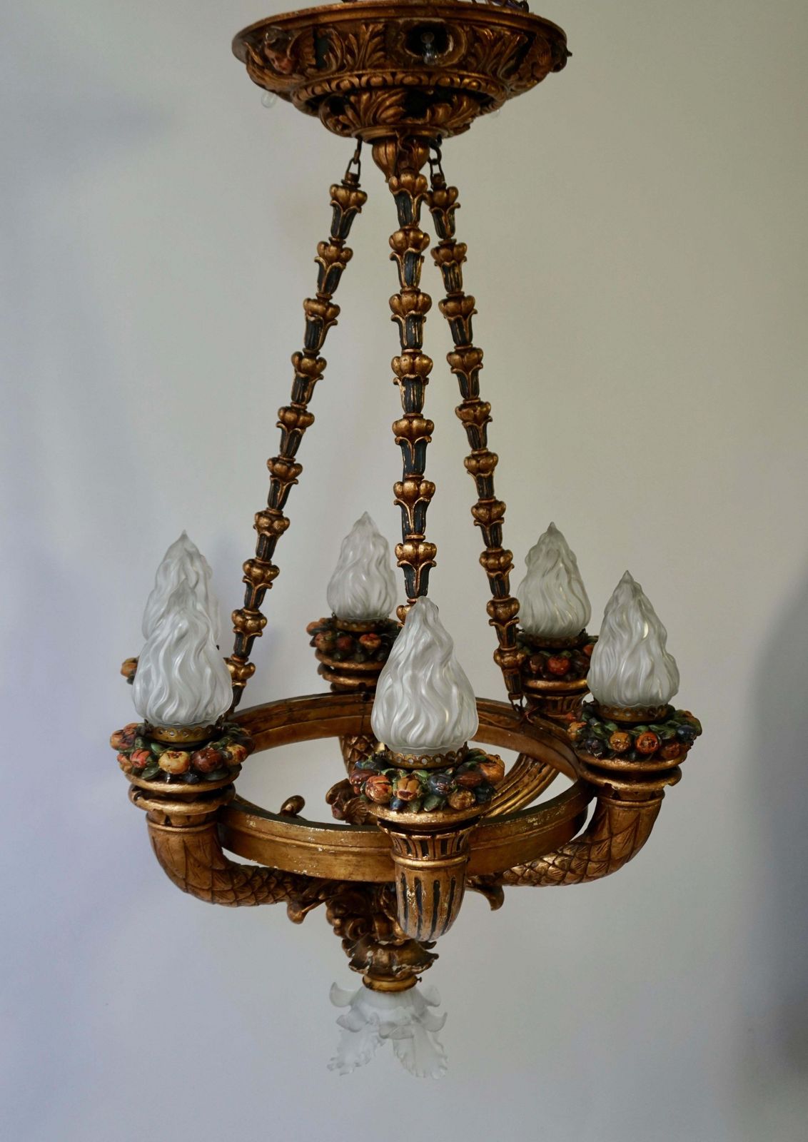 Wonderful Italian Giltwood Cherubs Putti And Painted Fruit Torch Chandelier photo vinterior