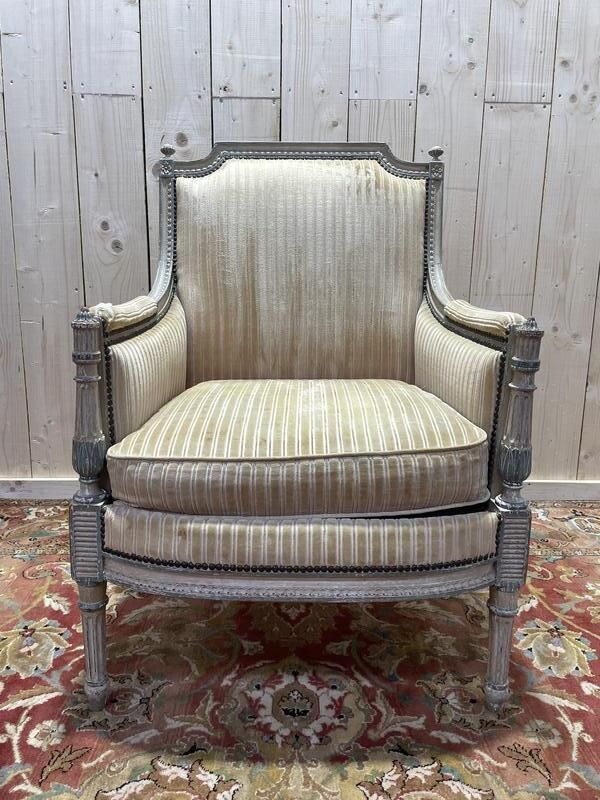Fauteuil   Bergère De Style Louis XVI Avec Signature photo for sale