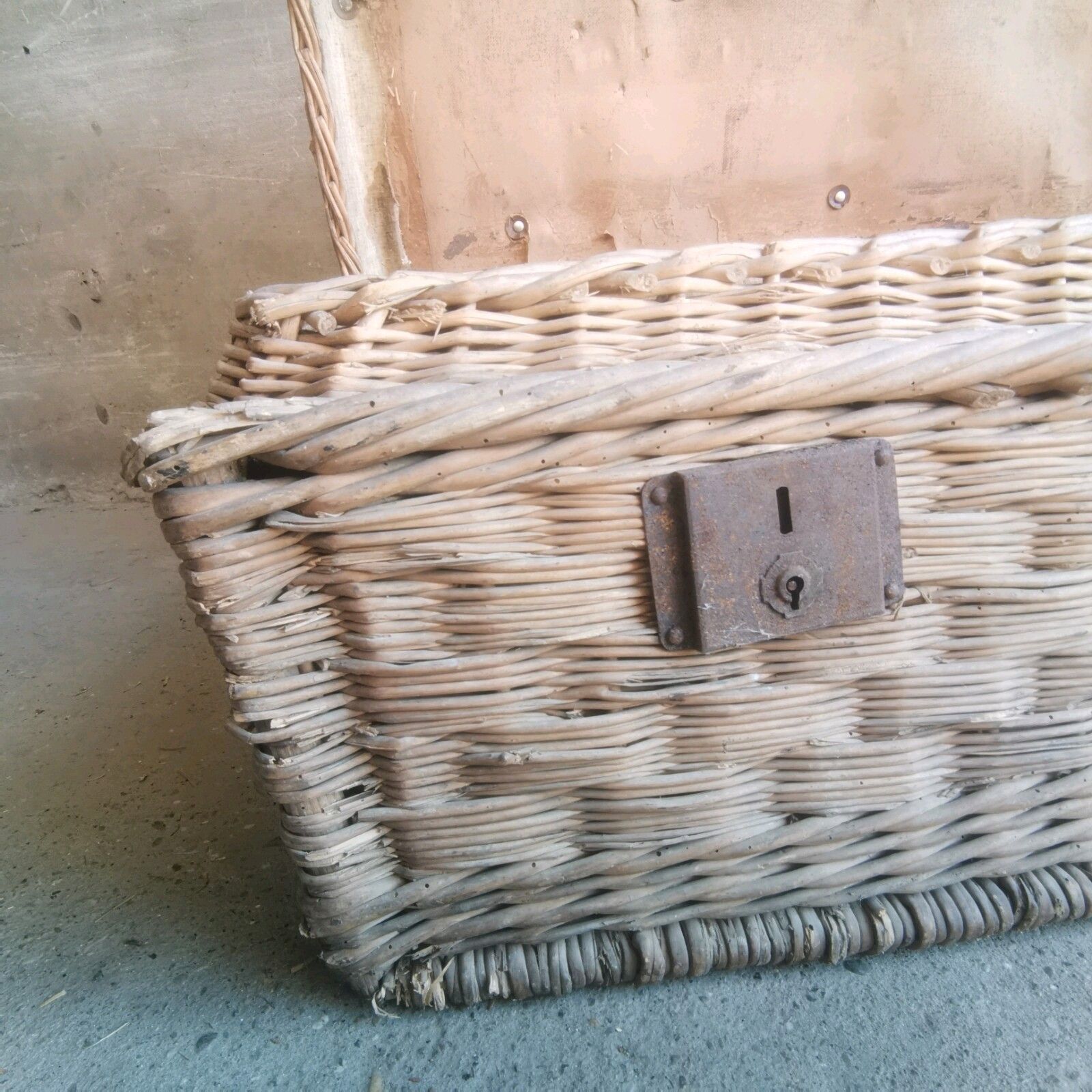 Antique 1880s French Weaved Travel Trunk – Rare Rustic Basket With Hemp Cover photo vinterior