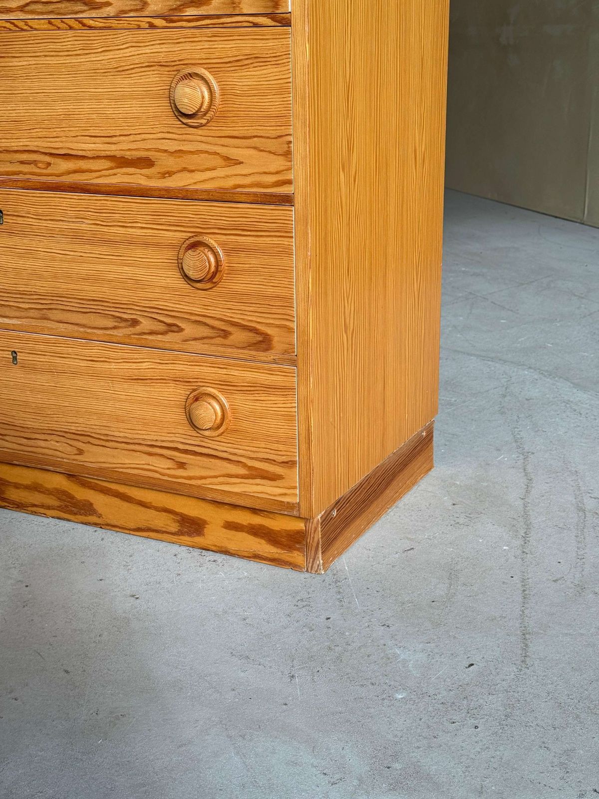 Pinewood Chest Of Drawers photo vinterior