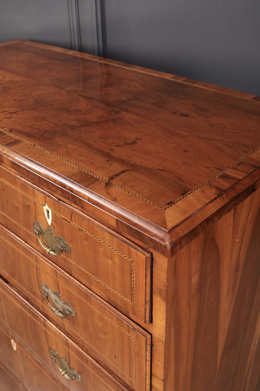 photo furniture George III Walnut Chest Of Drawers