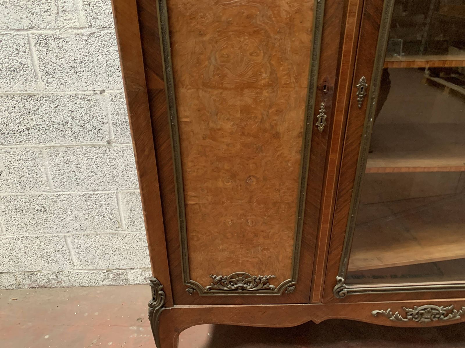 Louis XV Style Bookcase In Mahogany And Burr Walnut, 20th Century photo buy