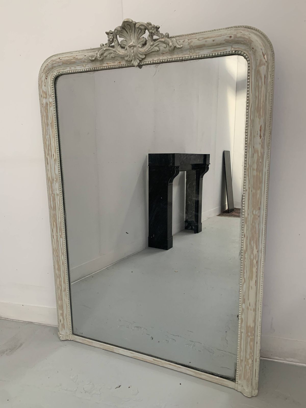 photo furniture Louis XV Style Mirror In Wood And Patinated Stucco, 19th Century