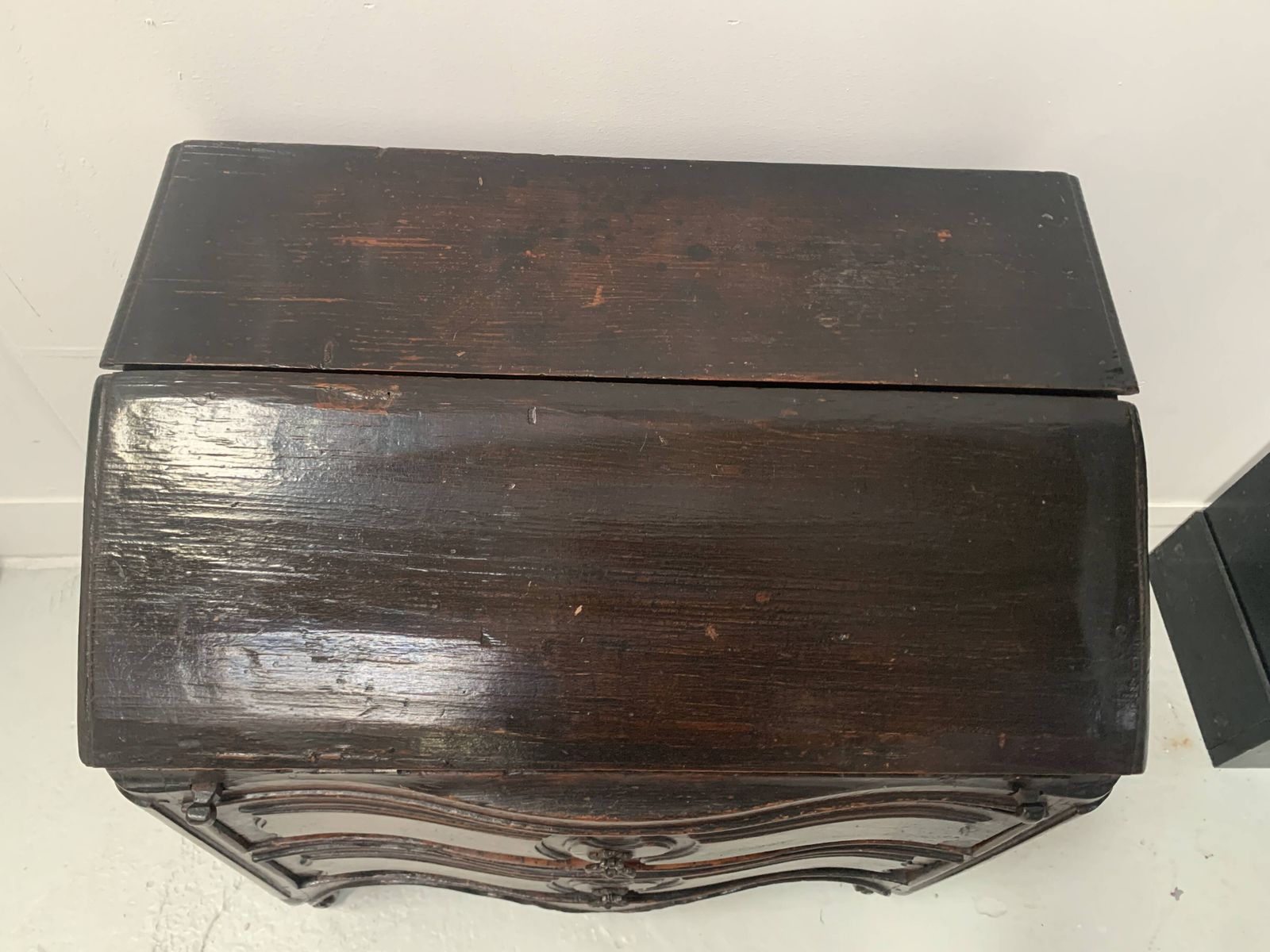 photo furniture Master Piece Of Furniture In Carved Oak 18th Century Chest Of Drawers