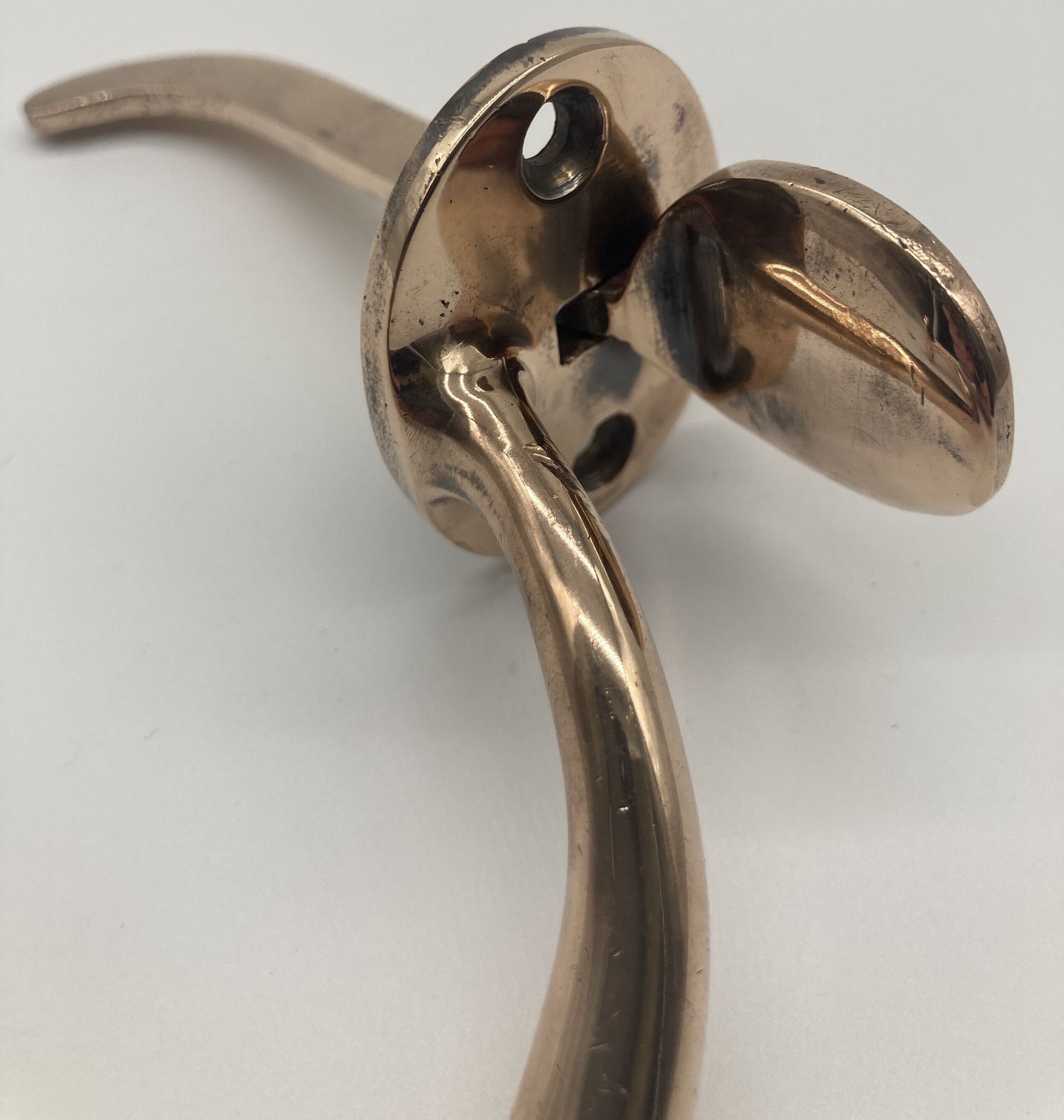An Edwardian Rose Brass Suffolk Latch photo for sale