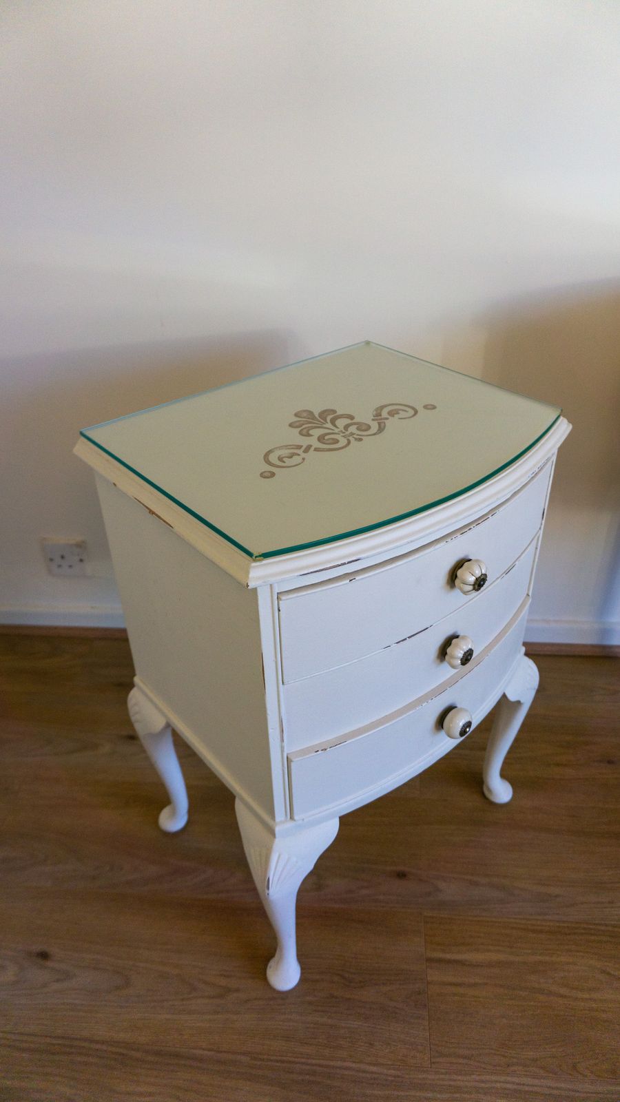 photo vinterior Ivory 3 Piece Bespoke Hand Painted Bedroom Set (French Louis)