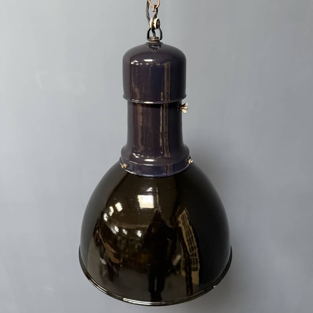 photo for sale Grote Zwarte Emaille Bauhaus Fabriekslamp