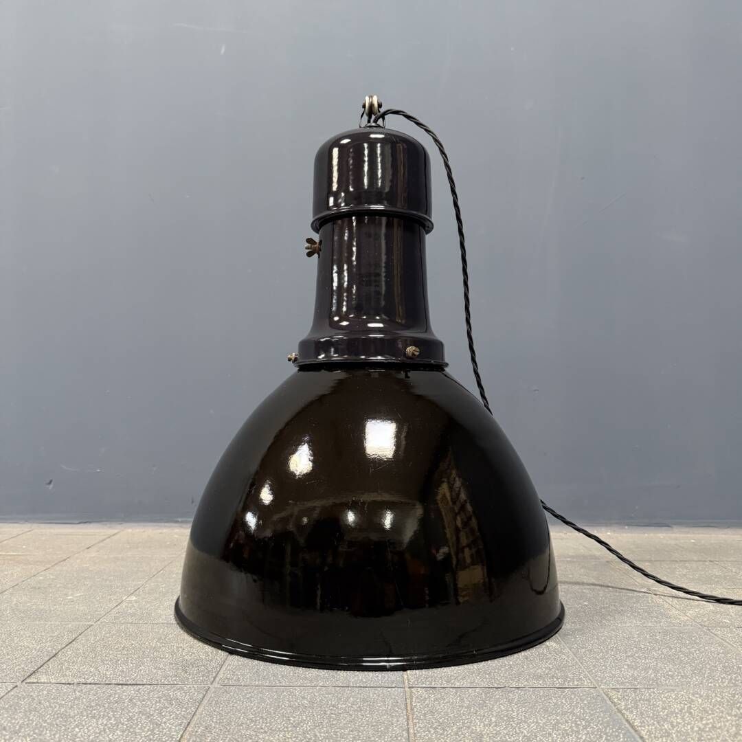 photo vinterior Grote Zwarte Emaille Bauhaus Fabriekslamp