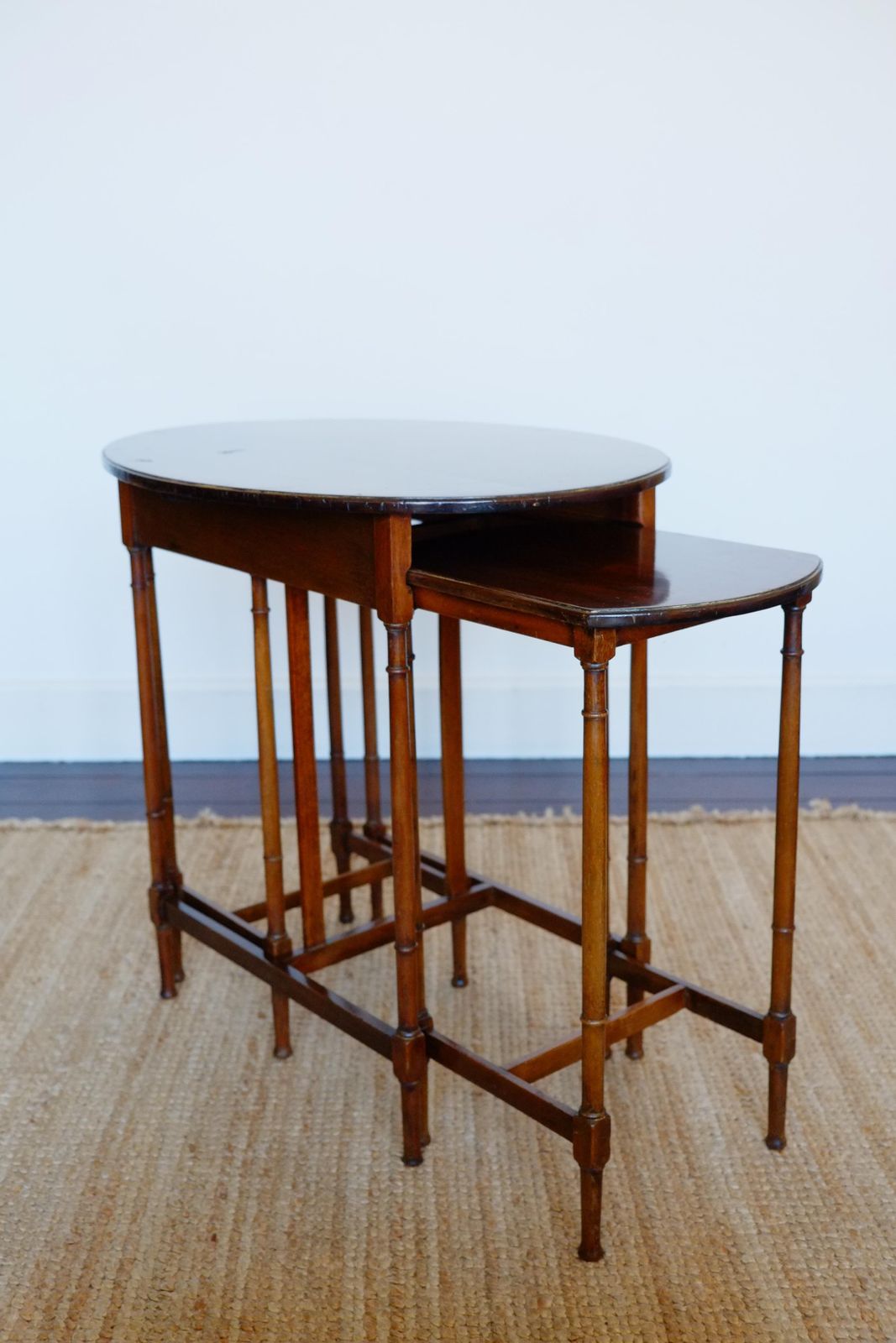 photo furniture A Tall Set Of 3 Antique Mahogany Oval Nesting Tables. England C.1900
